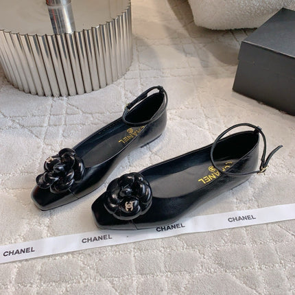 CHANEL 25S CAMELLIA SQUARE TOE FLATS IN BLACK CALFSKIN GOLD HARDWARE