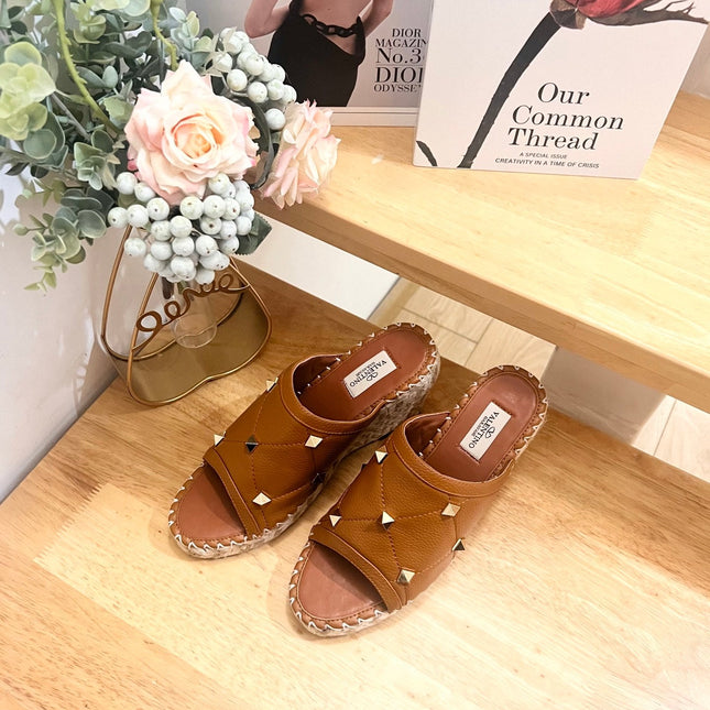 VALENTINO 26S WEDGE SANDALS IN BROWN CALFSKIN