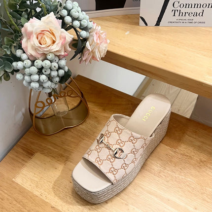 GUCCI 26S WEDGE SANDALS 100 MM IN BEIGE SUEDE