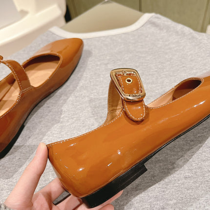CHLOÉ 26S MARY JANE FLATS IN BROWN GLOSSY CALFSKIN