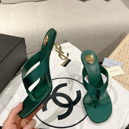 YSL 26S HEELED THONG SANDALS 85 MM IN DARK GREEN SATIN