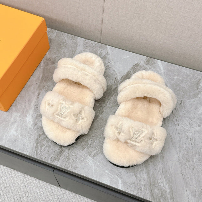 LV MULE SANDALS IN LIGHT BEIGE SHEARLING