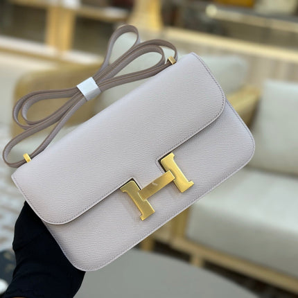 HM 25S CONSTANCE ELAN 24 CM IN ASH PINK-GREY EPSOM WITH GOLD HARDWARE