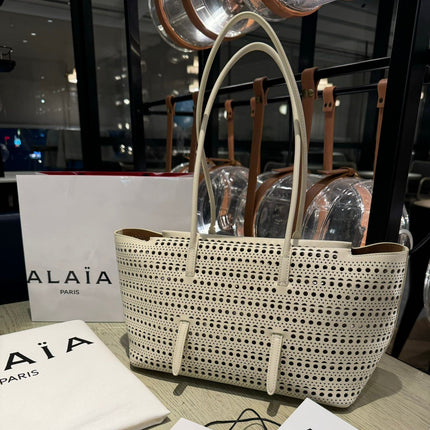 NEO MINA 32 BAG IN CHINO VIENNE CALFSKIN
