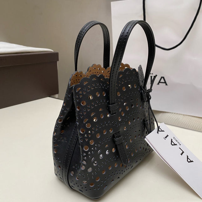MINA 16 BAG IN BLACK VIENNA WAVE CALFSKIN
