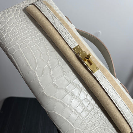 KELLY CUT 31 IN WHITE SHINNY ALLIGATOR LEATHER WITH GOLD HARDWARE