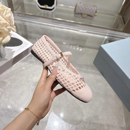 PRADA 26S LOGO PLAQUE MARY JANE FLATS IN LIGHT PINK WOVEN FIBER