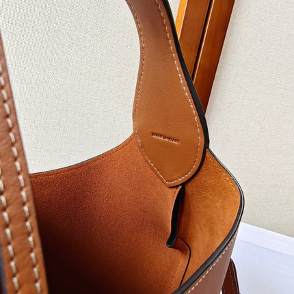 CELINE 26S HOBO BAG 31 IN BROWN CALFSKIN
