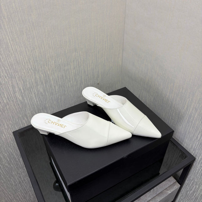 LV 26S HIGH-HEELED MULES 40 MM IN WHITE PATENT CALFSKIN