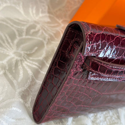 KELLY CUT 31 IN SANGRIA PURPLE SHINNY ALLIGATOR LEATHER WITH SILVER HARDWARE