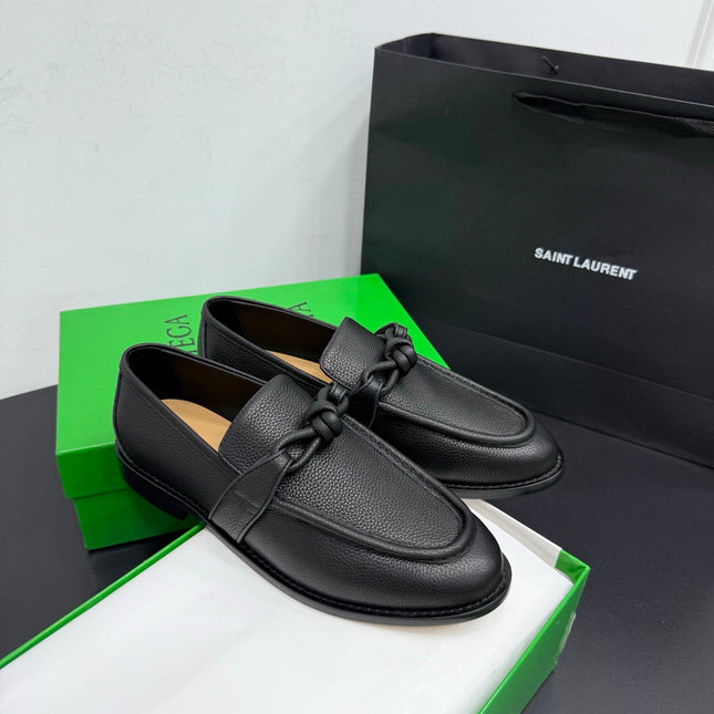 BOTTEGA VENETA 26S LOAFERS IN BLACK GRAINED CALFSKIN