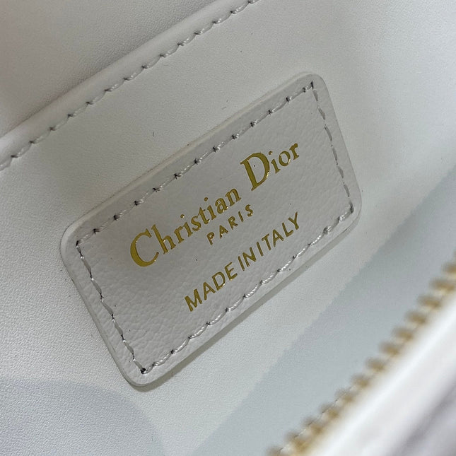 FLAP BAG 18 WHITE QUILTED ALLOVER CALFSKIN