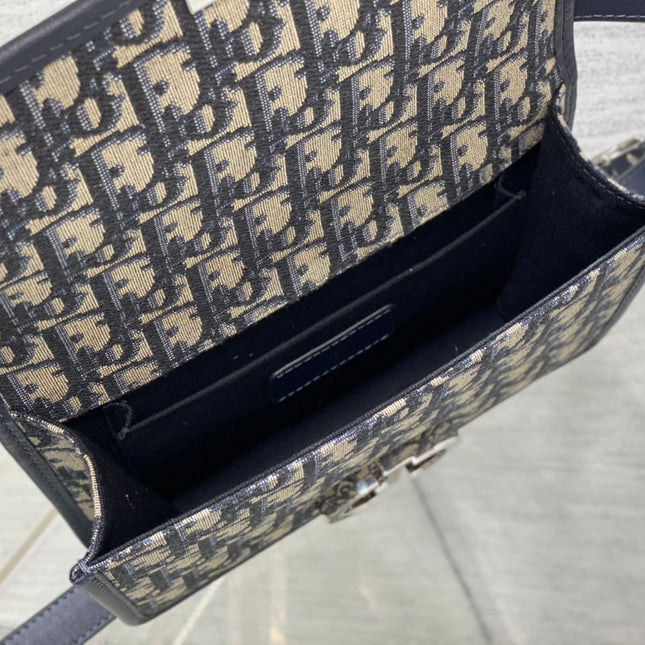 MONTAIGNE EAST-WEST 21 BAG WITH CHAIN IN NAVY BLUE LAMBSKIN AND MONOGRAM JACQUARD