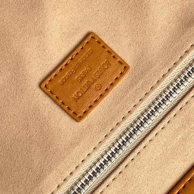 LV 26S SHOPPER TOTE 40 IN ORANGE CALFSKIN