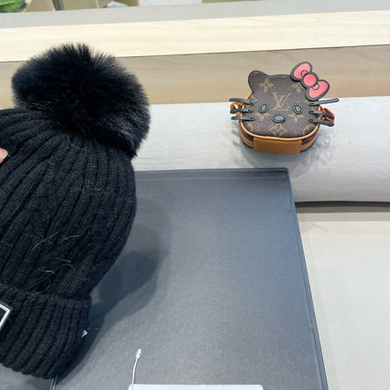 BEANIE HAT IN BLACK WOOL 422174