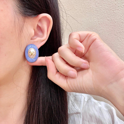 CHANEL 26S DOUBLE C LOGO BLUE ENAMEL PEARL OVAL STUD EARRINGS IN GOLD METAL 629153