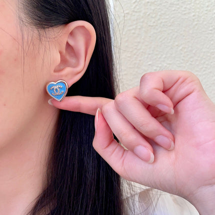 CHANEL 26S DOUBLE C LOGO BLUE HEART ENAMEL STUD EARRINGS IN GOLD METAL 629986