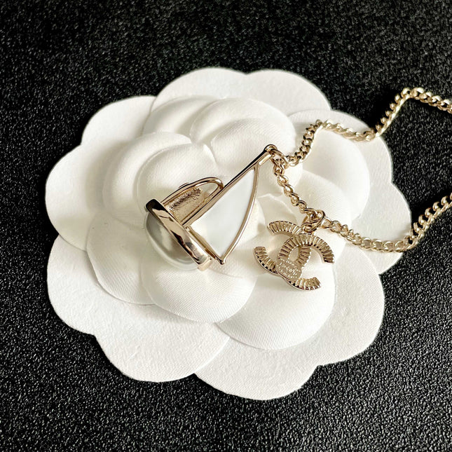 CHANEL 26S DOUBLE C LOGO SAILBOAT PENDANT NECKLACE WITH PEARL IN GOLD METAL 630060