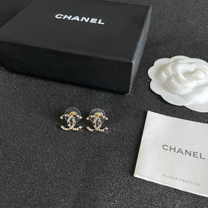 CHANEL 26S DOUBLE C LOGO CRYSTAL STUD EARRINGS IN GOLD METAL 631817