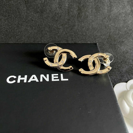 CHANEL 26S DOUBLE C LOGO CRYSTAL STUD EARRINGS IN GOLD METAL 631903