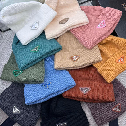 BEANIE HAT IN RED BROWN WOOL 332398