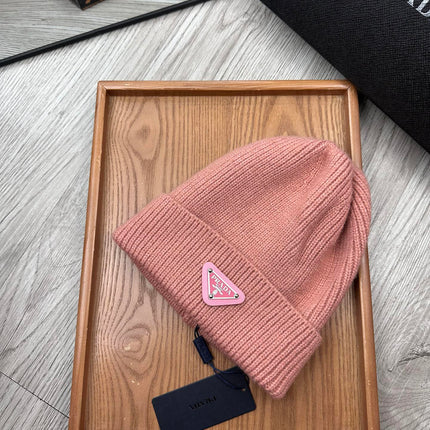 BEANIE HAT IN ROSE PINK WOOL 332401