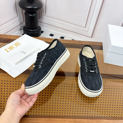 DIOR 26S LOW TOP SNEAKERS IN BLACK OBLIQUE CANVAS WITH RUBBER SOLE