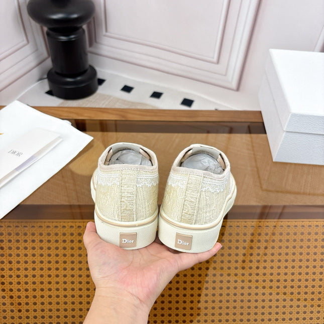 DIOR 26S LOW TOP SNEAKERS IN BEIGE CANVAS WITH WHITE LACE TRIM & LOGO PRINT