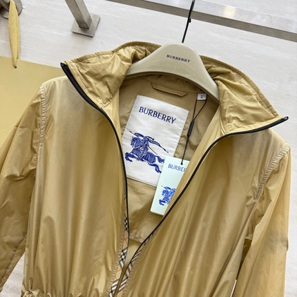 BURBERRY 26S LIGHTWEIGHT JACKET 410
