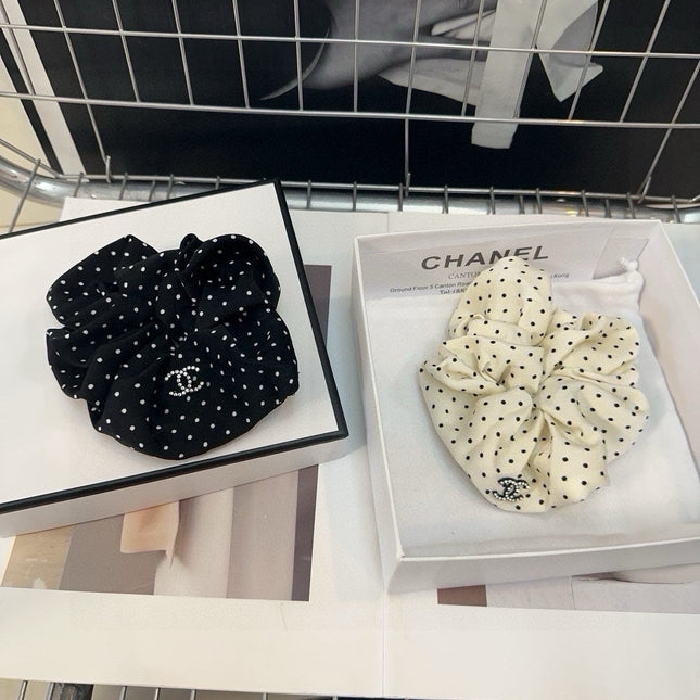 BLACK DOT FABRIC SCRUNCHIE 418926