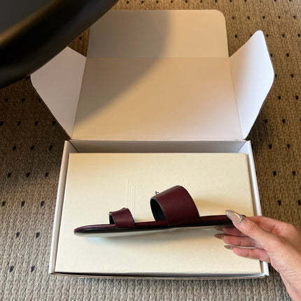 YSL 26S TWO-STRAP SANDALS IN DARK RED LAMBSKIN