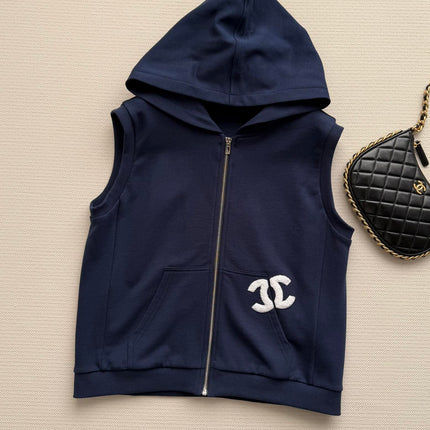 CHANEL 26S HOODED VEST 880