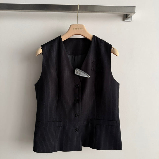 MIUMIU 26S SET VEST AND PLEATED SKIRT 867
