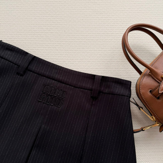 MIUMIU 26S SET VEST AND PLEATED SKIRT 867