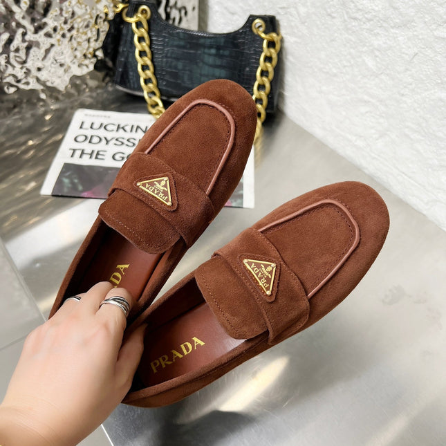PRADA 26S CLASSIC LOAFERS IN CHOCOLATE BROWN LOGO SUEDE