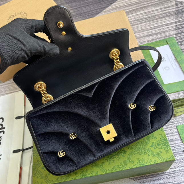 GG MARMONT MEDIUM 26 BAG IN BLACK VELVET