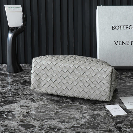 BV MEDIUM ANDIAMO 32CM GREY LAMBSKIN