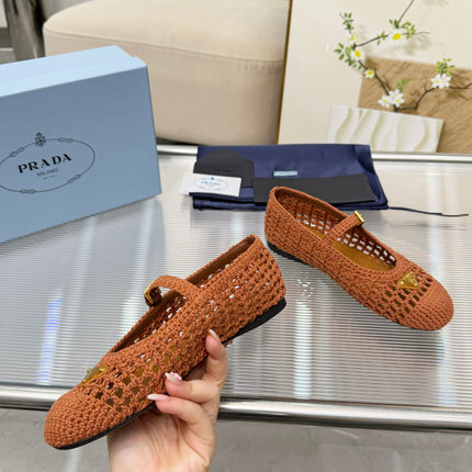PRADA 26S MARY JANE FLATS IN CARAMEL BROWN WOVEN RAFFIA WITH TRIANGLE LOGO
