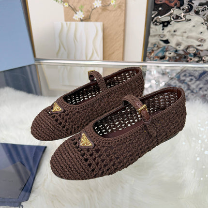 PRADA 26S MARY JANE FLATS IN DARK BROWN WOVEN RAFFIA WITH TRIANGLE LOGO