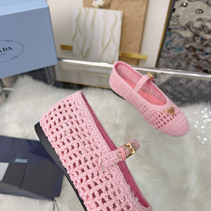 PRADA 26S MARY JANE FLATS IN PINK WOVEN RAFFIA WITH TRIANGLE LOGO