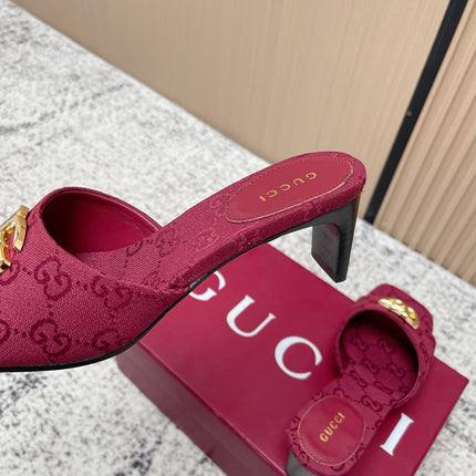 GUCCI 26S HIGH HEELS IN DARK RED CANVAS WITH GOLD HARDWARE