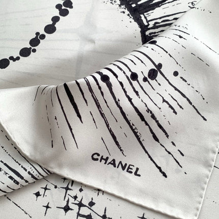CHANEL 26S SCARF 90 IN SILK 311795