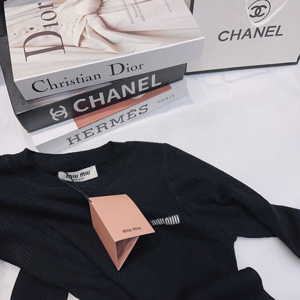 MIUMIU SWEATER STYLE 722