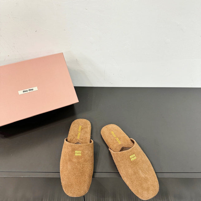 MIUMIU 26S MULE LOAFERS IN CARAMEL BROWN SUEDE LOGO