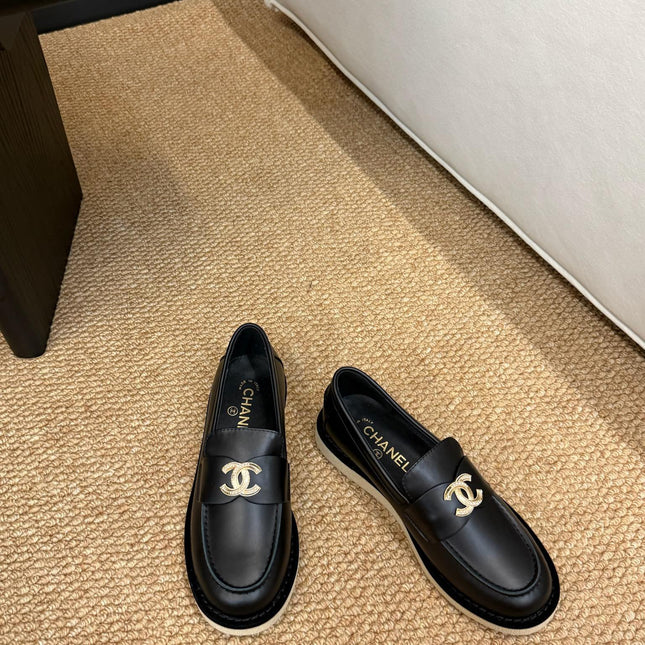 CHANEL 26S LOAFER IN BLACK CALFSKIN CC LOGO