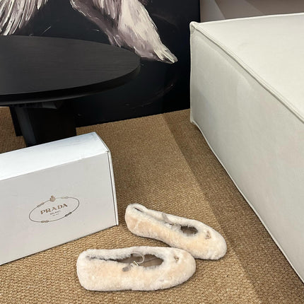 PRADA 26S SHEARLING BALLET FLATS IN CREAM WHITE