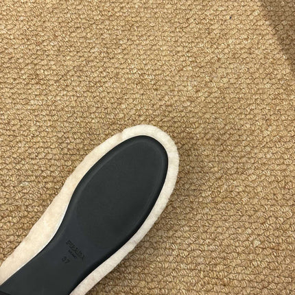 PRADA 26S SHEARLING BALLET FLATS IN CREAM WHITE