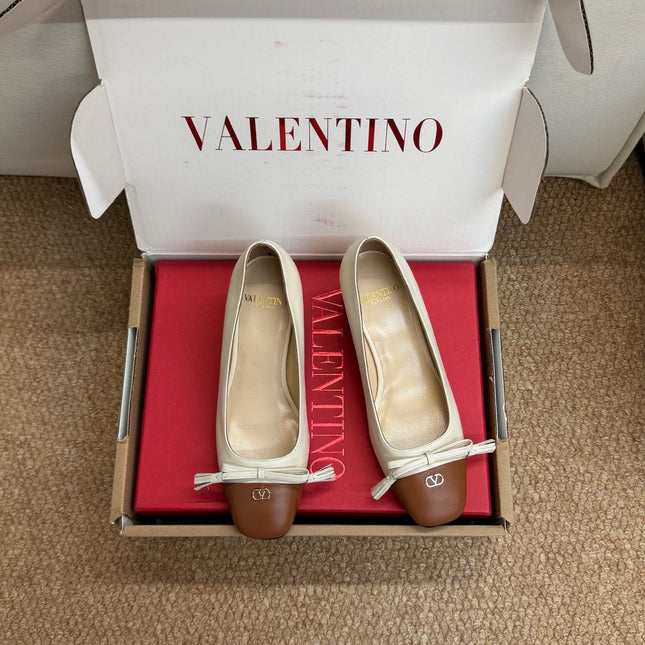 VALENTINO 26S HEELED BALLET FLATS IN BROWN AND CREAM WHITE CALFSKIN