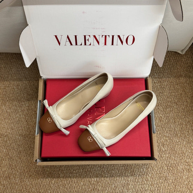 VALENTINO 26S HEELED BALLET FLATS IN BROWN AND CREAM WHITE CALFSKIN