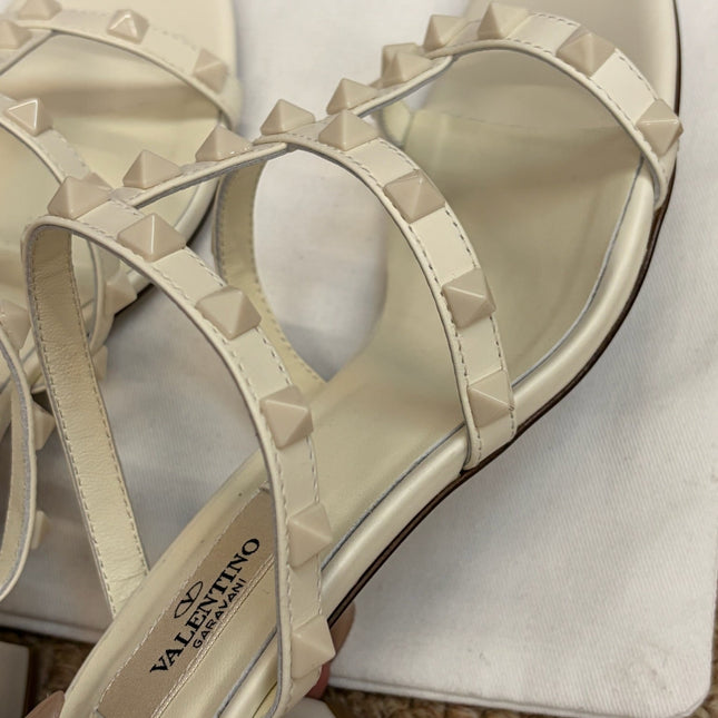 VALENTINO 26S ROCKSTUD HIGH HEEL SANDALS IN OFF-WHITE CALFSKIN